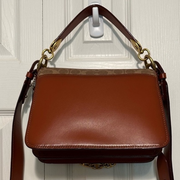 Coach Beat Shoulder Bag In Signature Canvas With Horse And Carriage Print - Picture 3 of 5